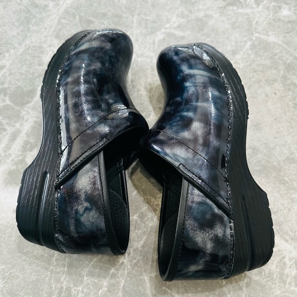 Dansko Titanic Marble Professional Clogs Patent Leather Women’s SZ 38 US 7.5-8 - Picture 2 of 6
